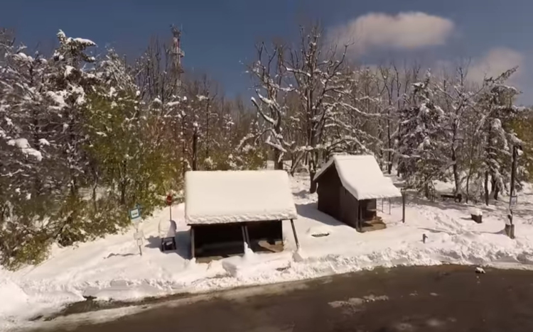 Tavaly ilyenkor hó volt, most meg nyár van – LÉGI VIDEÓ