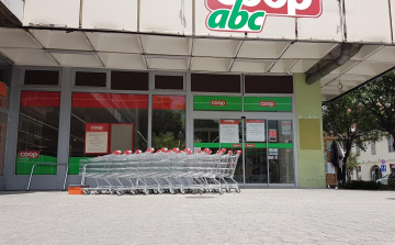 Shopping kabriók a Bástya előtt