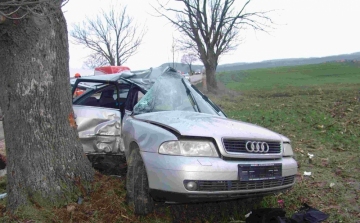Autóbalesetben meghalt egy férfi egy másik autós miatt – A cserbenhagyót keresi az esztergomi rendőrség!
