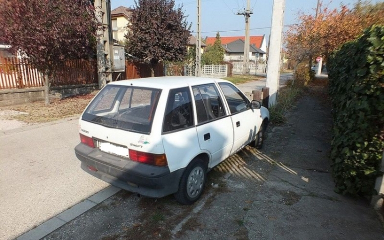 Kocsmákat járta, majd elkötötte ismerőse kocsiját egy esztergomi fiatal