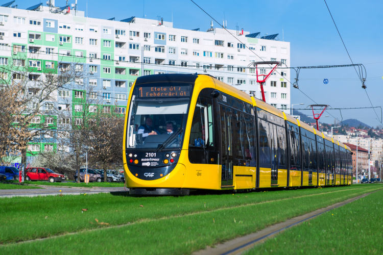 Összekapcsolják az esztergomi vasútvonalat a fonódó villamosokkal