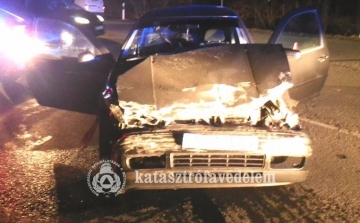 Két autó ütközött a Kesztölci úton - FOTÓK