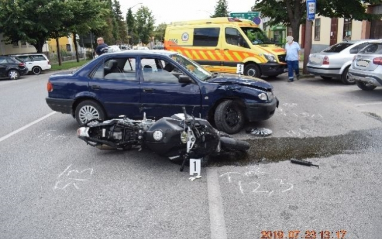 Újabb részletek a motoros és autós ütközéséről! - FOTÓK