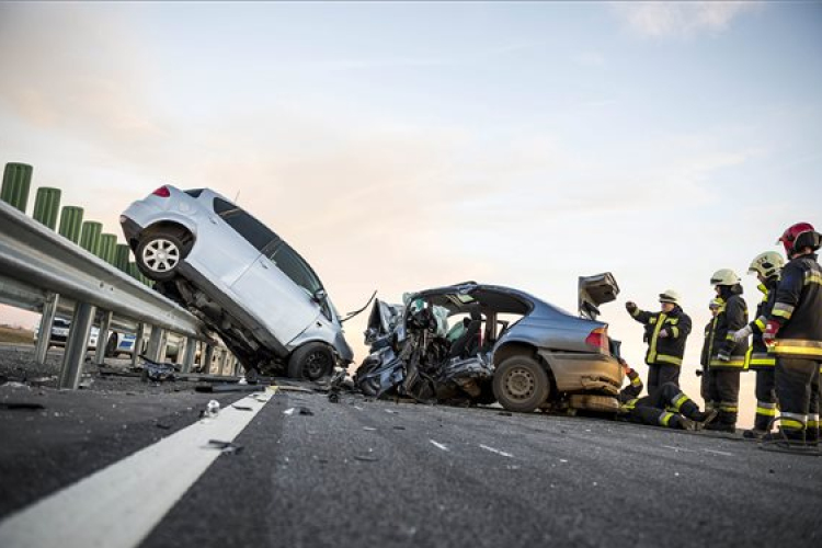 Két sofőr meghalt egy balesetben a 8-as főúton