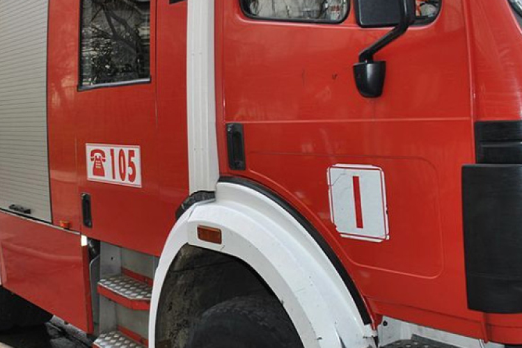 Kiégett egy lakás Esztergomban, idős nénit mentettek ki