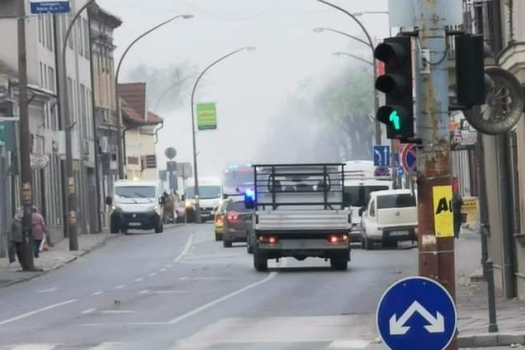 Kigyulladt egy autó Esztergomban