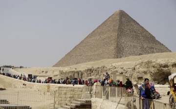 A gízai piramisok közelében bomba robbant, többen meghaltak