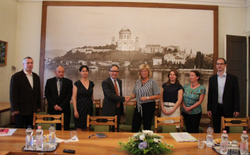 Finn-magyar konferenciát tartanak Esztergomban