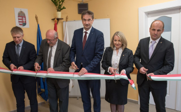 Megújult az esztergomi földhivatal