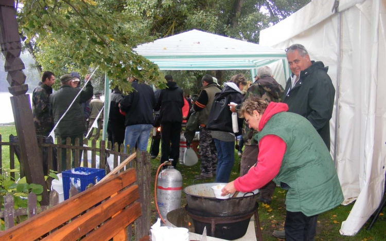 Újra halak napja Búbánatvölgyben