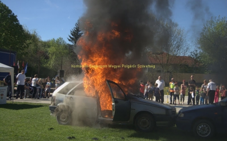 Disco baleset, lángoló autó és látványos programok a közbiztonsági napon