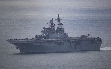 Kínai elnök: biztosítani kell a hajózás zavartalanságát a Hormuzi-szorosban