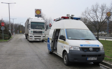 Fokozott közúti ellenőrzés az utakon – buszok és kamionok fókuszban