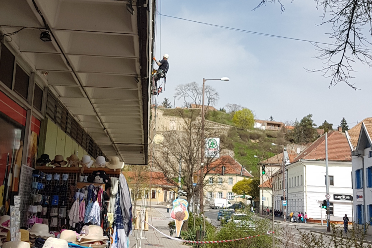 Galambmentesítés kezdődött a Bástyánál