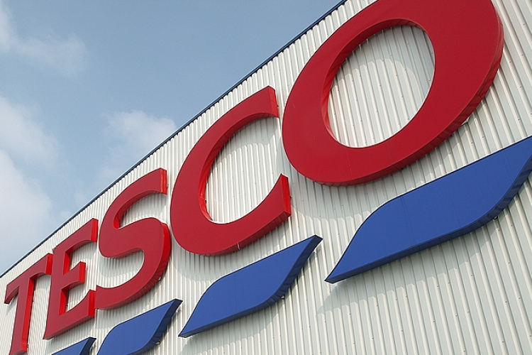 Tesco adomány esztergomi rászorulóknak