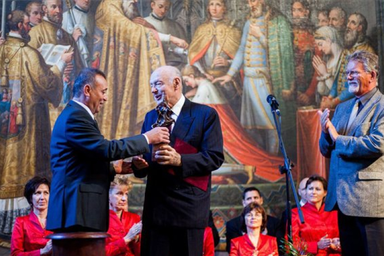 A Rákóczi Szövetség elnöke kapta a Szent István-díjat Esztergomban