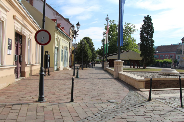 Ismét a gyalogosoké lesz a Széchenyi tér