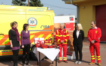 Adományból bővült a dorogi mentők eszközállománya