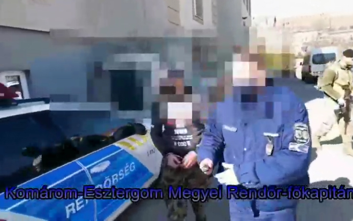 Szökésben lévő bűnözőt fogtak a rendőrök - VIDEÓ