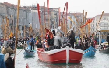 Megkezdődött a karnevál Velencében