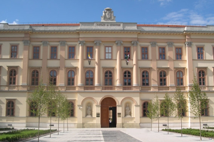 Európai hittan-konferencia Esztergomban