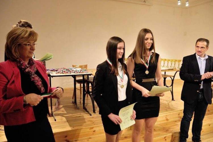 Okosak és ügyesek – Esztergom elismerte a jó tanuló, jó sportolókat