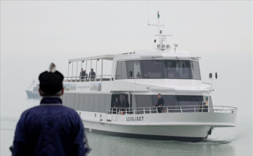 Befutott az első hajó Füredre, megkezdődött a 167. hajózási szezon