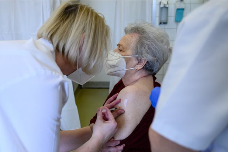 Szerbiában keddtől kapható a vakcina harmadik adagja