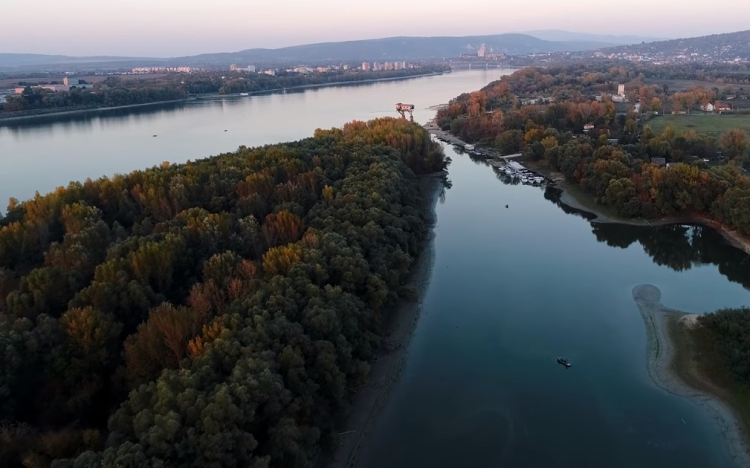 A Körtvélyes sziget és a környéke Esztergomnál – LÉGI VIDEÓ