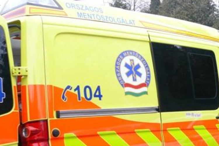 Súlyos motorbaleset történt a táti úton