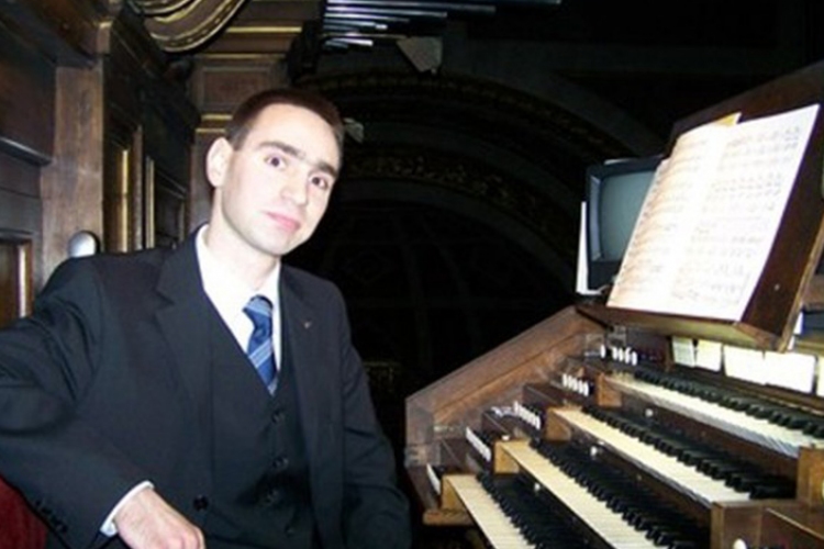 Fiatal művész veszi át Baróti István helyét a Bazilika orgonájánál - VIDEÓVAL