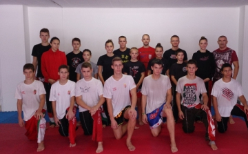 Döntőben bunyósaink! Helyzetjelentés a kick-box Eb-ről!