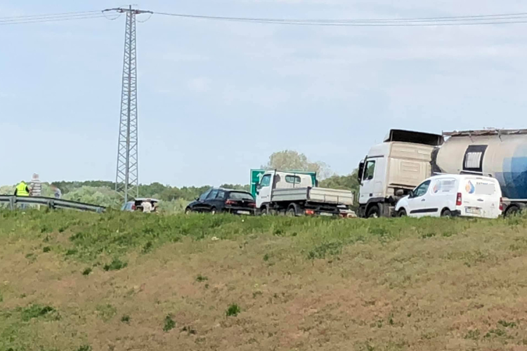 Ismét baleset történt a Táti úton