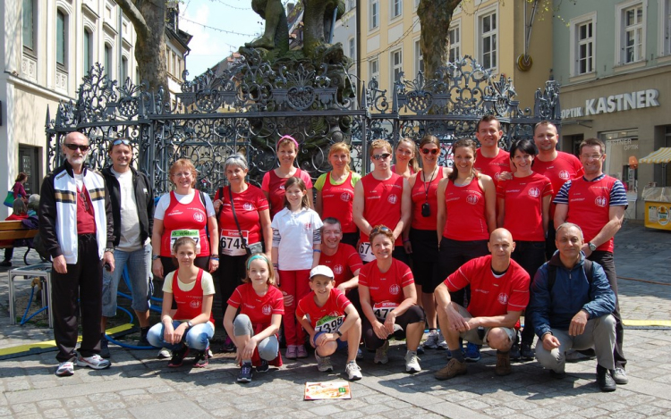 Futólépések a nemzetközi kapcsolatokért