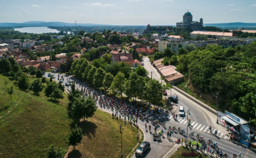 Útlezárásokkal rajtol a Tour de Hongrie Esztergomból