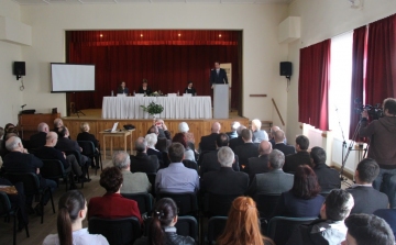 Szovjetunióba hurcoltak emlékéve - A magyarországi kényszermunkáról rendeztek konferenciát Csolnokon