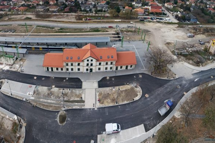 Megnyílt a forgalom előtt teljes hosszában a Baross Gábor utca