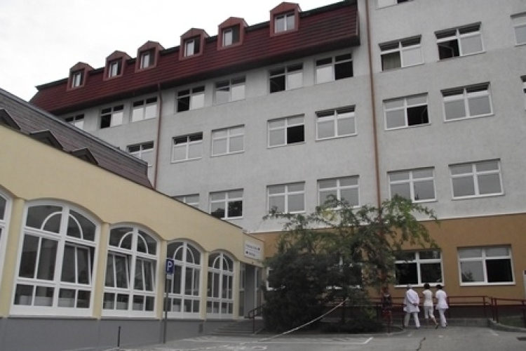 Már Esztergomban is látogatási tilalom van a kórházban