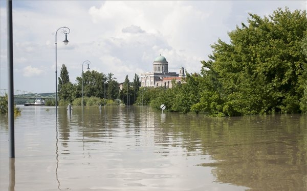 Hét évvel ezelőtt a víz volt az úr Esztergomban