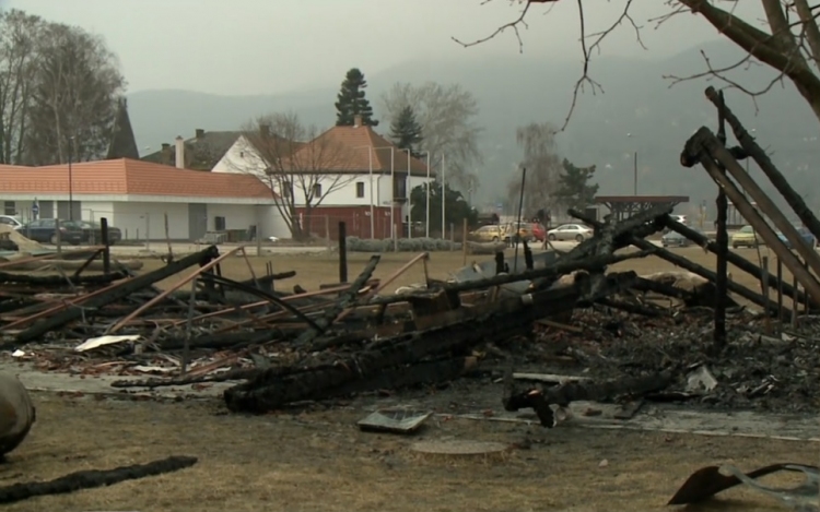 Óriási tűz volt Visegrádon - VIDEÓ
