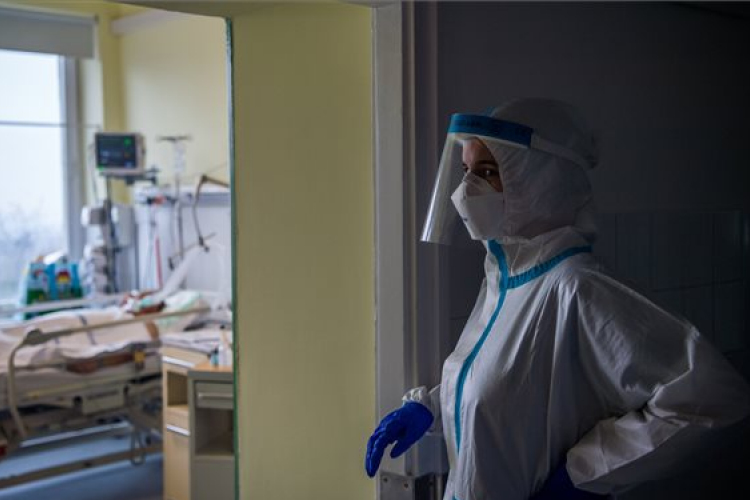 Meghalt 16 beteg, 774 új fertőzöttet találtak Magyarországon
