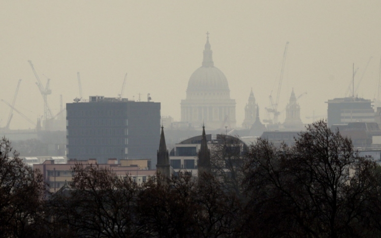 Londonnak lépnie kell a dízelautók légszennyezése miatt